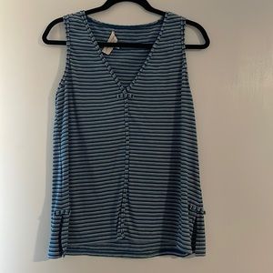 Loose fit stripped tank